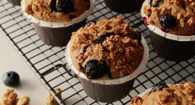 Brioșe cu muesli și afine